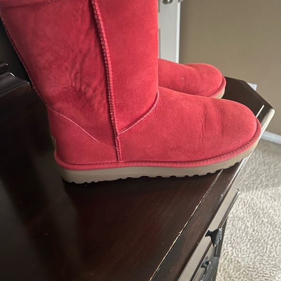 Uggs - Picture 3 of 6